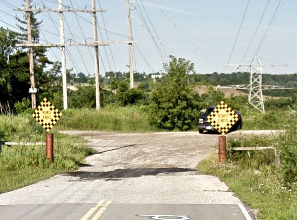 Entrance to Powerline Rd Parking Lot